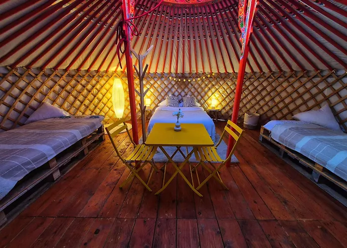 Yourte Mongole Traditionnelle